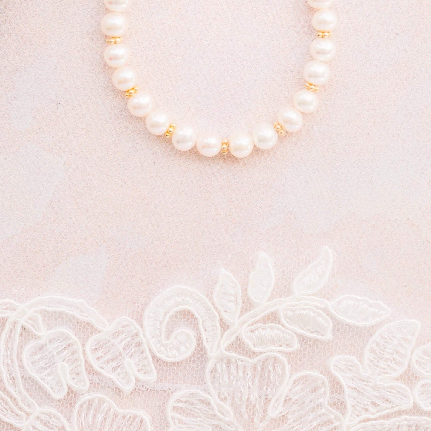 Precious Pearls Bracelet in Gold-Filled