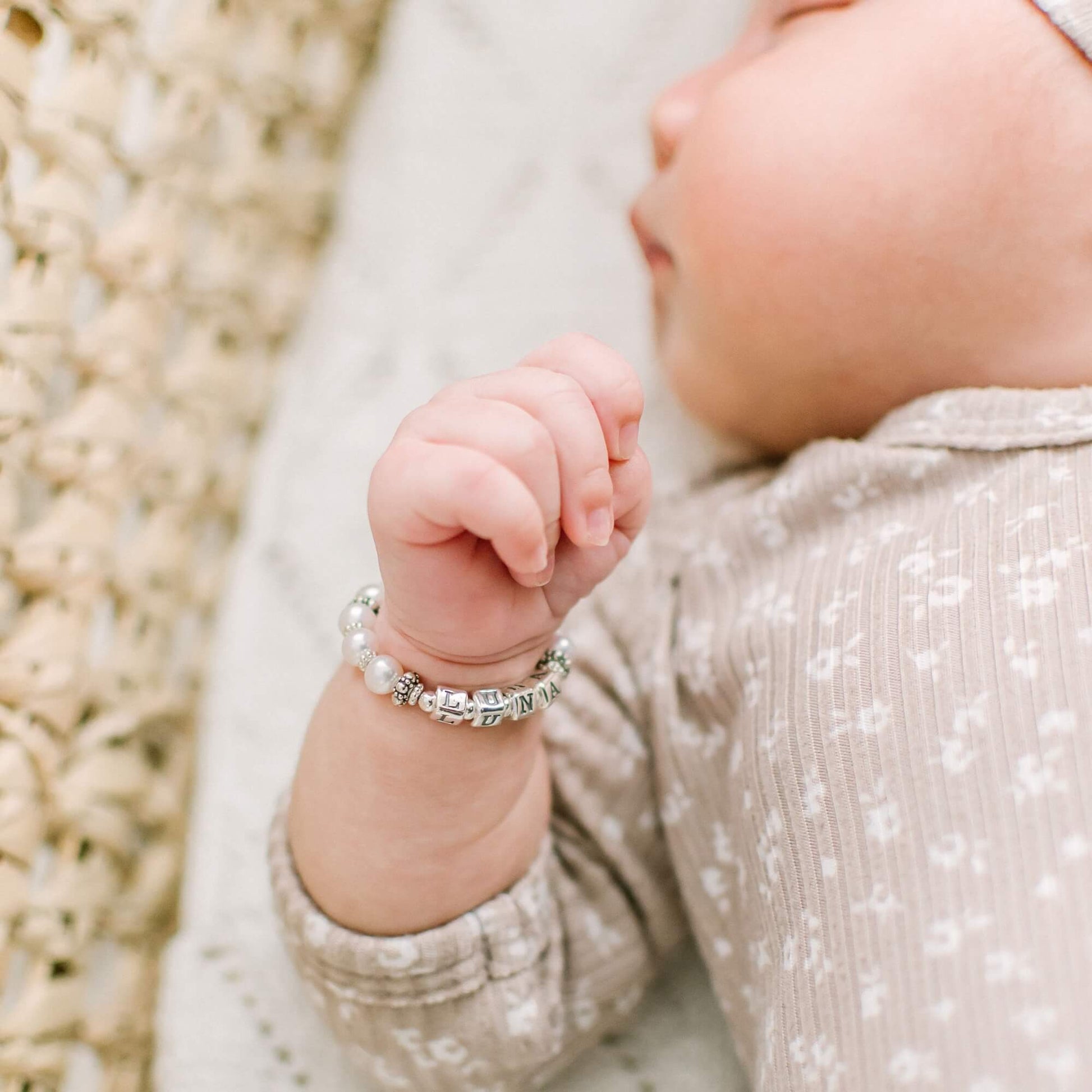 Personalized Baby Bracelet Pearl Bracelet Little Girl Bracelet New Baby  Gift for Girls Newborn Gift Keepsake Bracelet Custom Name Jewelry