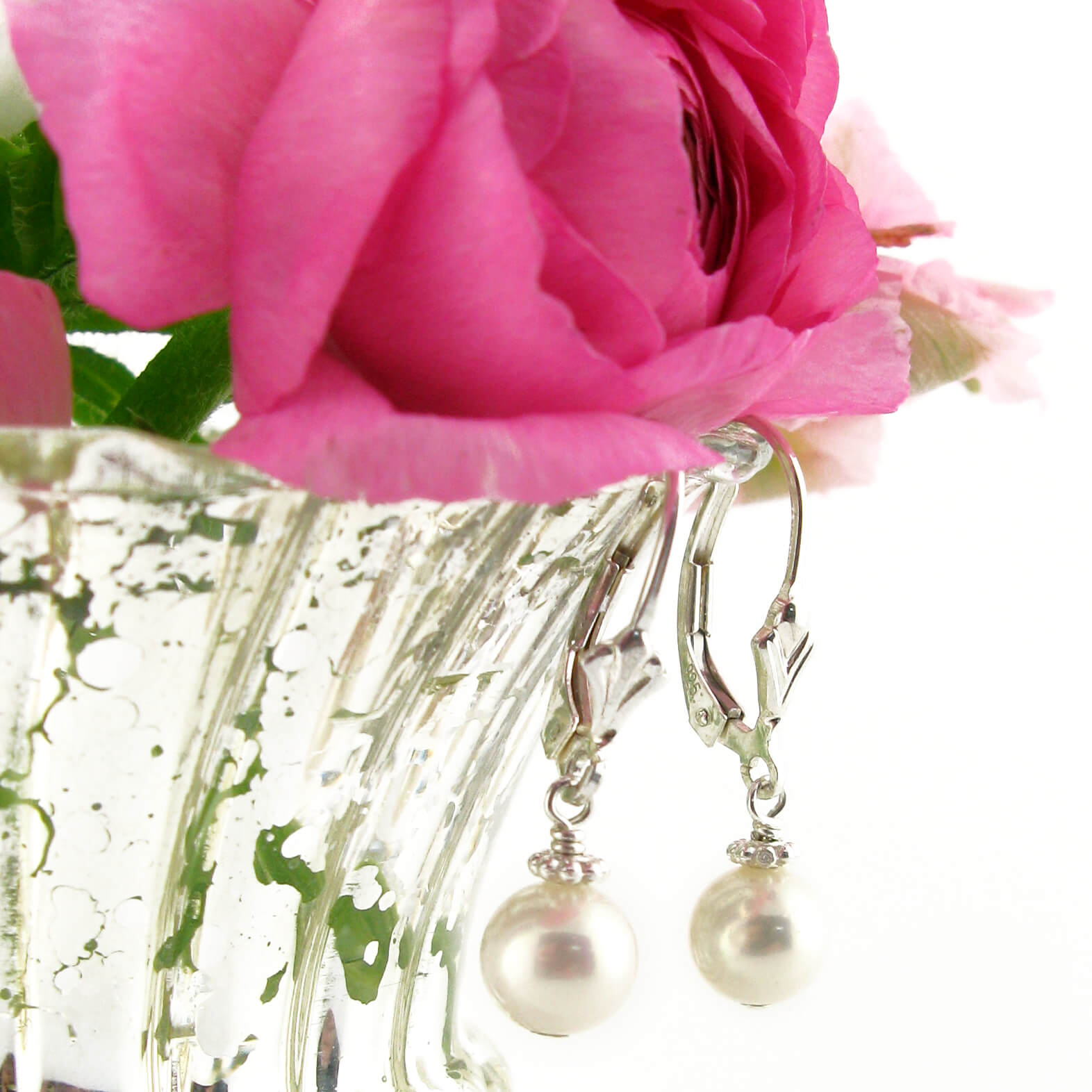 Leverback hot sale pearl earrings